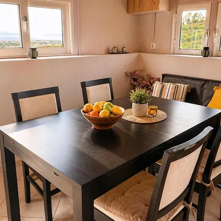 Апартаменты Sea View And Olive Trees Каламата